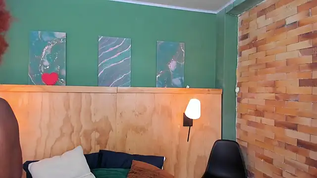 Snapshot of halleylorens chatting on October 18, 2025, 7:16 pm halleylorens online show from October 18, 2025, 7:16 pm