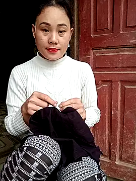 Snapshot of Ruaiuoi chatting on February 17, 2026, 12:52 am Ruaiuoi online show from February 17, 2026, 12:52 am