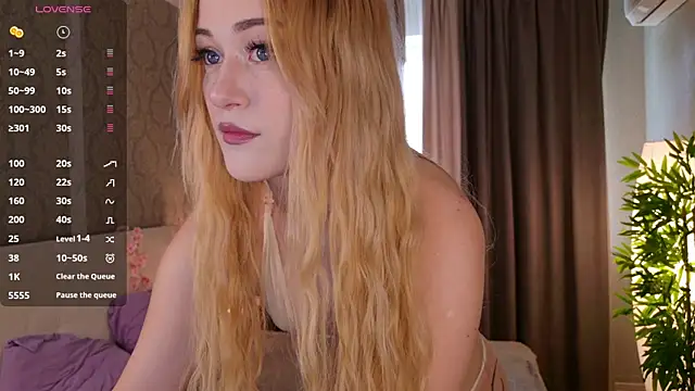 Snapshot of HeyMonkey_ chatting on October 11, 2025, 10:16 am HeyMonkey  online show from October 11, 2025, 10:16 am