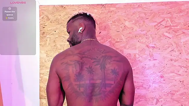 Snapshot of santiblack7 chatting on November 26, 2025, 2:00 am santiblack7 online show from November 26, 2025, 2:00 am