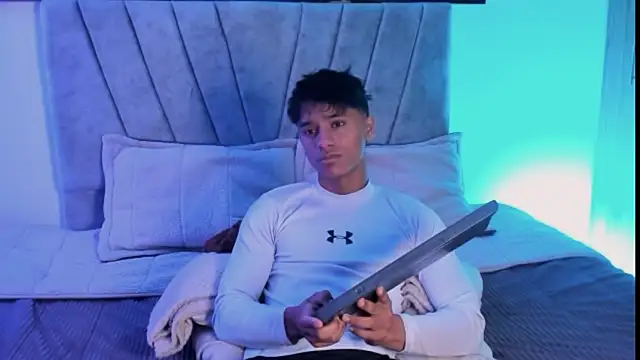 Snapshot of ZYZZ1312 chatting on October 17, 2025, 5:48 pm ZYZZ1312 online show from October 17, 2025, 5:48 pm