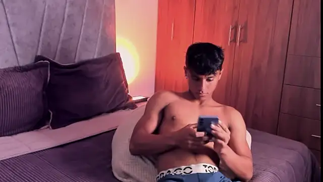 Snapshot of ZYZZ1312 chatting on September 18, 2025, 7:17 pm ZYZZ1312 online show from September 18, 2025, 7:17 pm