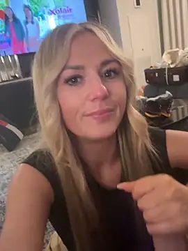 Snapshot of sammie-99 chatting on November 4, 2025, 6:28 am sammie-99 online show from November 4, 2025, 6:28 am