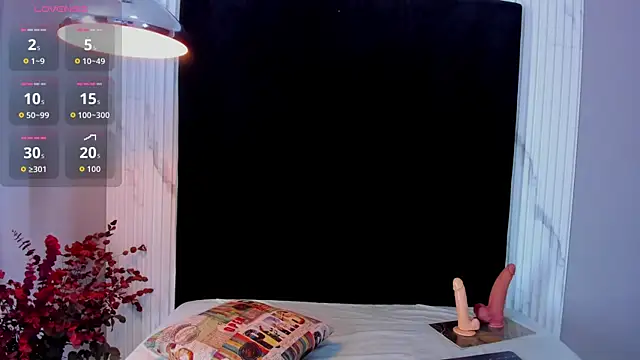 MONIK FOX CR online show from September 26, 2025, 7:32 pm