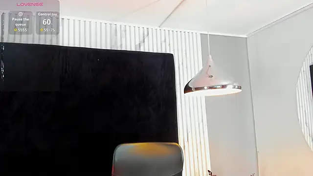 MONIK FOX CR online show from September 27, 2025, 9:10 pm