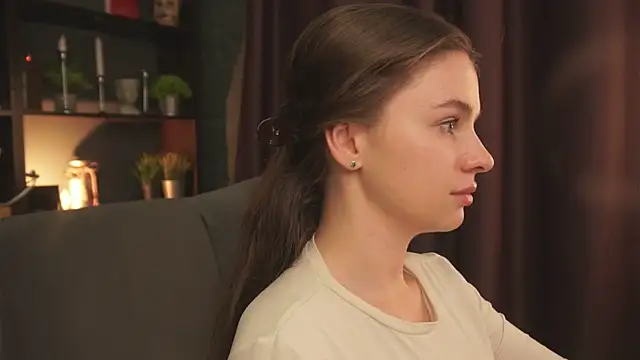 Snapshot of Olivia_Farrell chatting on October 7, 2025, 12:39 pm Olivia Farrell online show from October 7, 2025, 12:39 pm