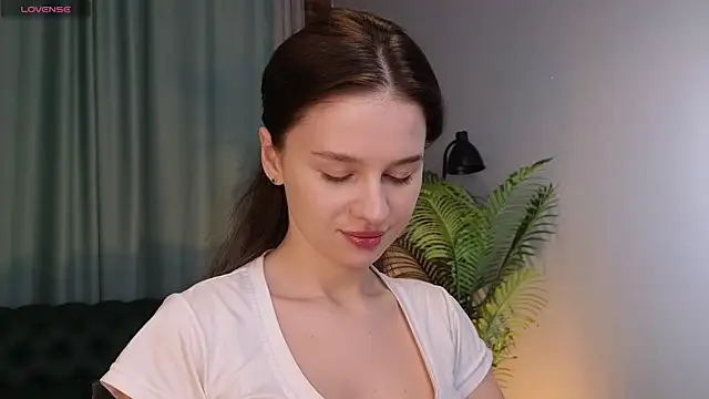 Snapshot of Olivia_Farrell chatting on November 7, 2025, 1:15 pm Olivia Farrell online show from November 7, 2025, 1:15 pm