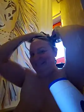 Snapshot of Naughtiness-but-Nice chatting on October 29, 2025, 4:50 pm Naughtiness-but-Nice online show from October 29, 2025, 4:50 pm