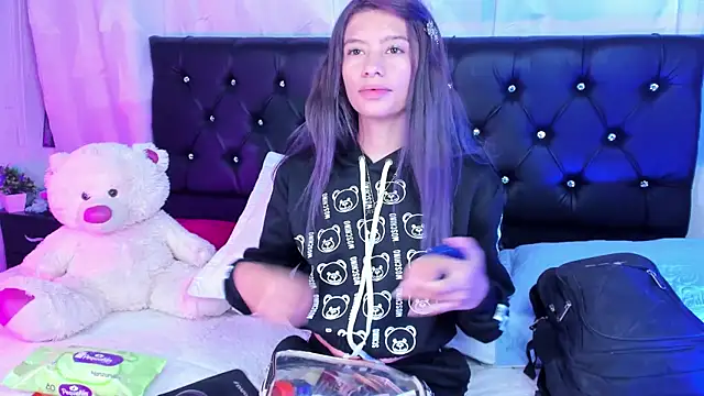 Snapshot of Sofiia_cute_ chatting on September 19, 2025, 3:43 am Sofiia cute online show from September 19, 2025, 3:43 am