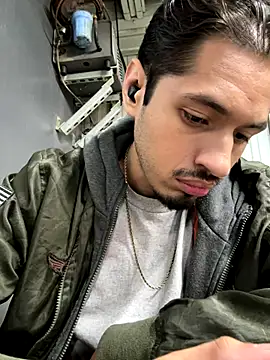 Snapshot of mrredcorn chatting on November 24, 2025, 1:33 pm mrredcorn online show from November 24, 2025, 1:33 pm