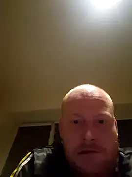 Snapshot of svenni2525 chatting on November 3, 2025, 10:02 pm svenni2525 online show from November 3, 2025, 10:02 pm