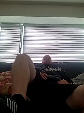 Snapshot of svenni2525 chatting on October 18, 2025, 11:56 am svenni2525 online show from October 18, 2025, 11:56 am