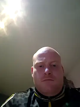 Snapshot of svenni2525 chatting on October 20, 2025, 3:19 am svenni2525 online show from October 20, 2025, 3:19 am