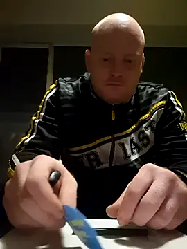 Snapshot of svenni2525 chatting on October 20, 2025, 6:08 pm svenni2525 online show from October 20, 2025, 6:08 pm