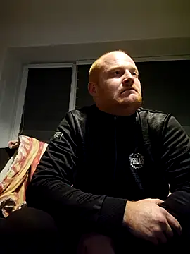 Snapshot of svenni2525 chatting on October 6, 2025, 4:46 am svenni2525 online show from October 6, 2025, 4:46 am