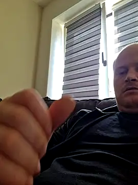 Snapshot of svenni2525 chatting on September 30, 2025, 12:11 pm svenni2525 online show from September 30, 2025, 12:11 pm