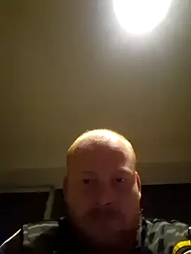 Snapshot of svenni2525 chatting on October 14, 2025, 9:36 pm svenni2525 online show from October 14, 2025, 9:36 pm