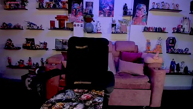 winnylove1 online show from June 5, 2026, 12:15 am