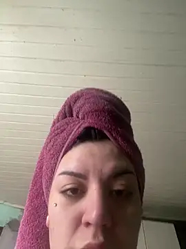 Snapshot of agathahoty chatting on November 2, 2025, 5:18 pm agathahoty online show from November 2, 2025, 5:18 pm