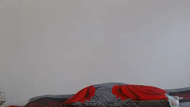 naiaratobon   online show from February 19, 2026, 6:38 pm