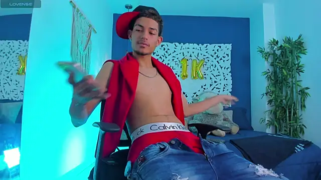 Adonis WB online show from November 11, 2025, 9:20 pm