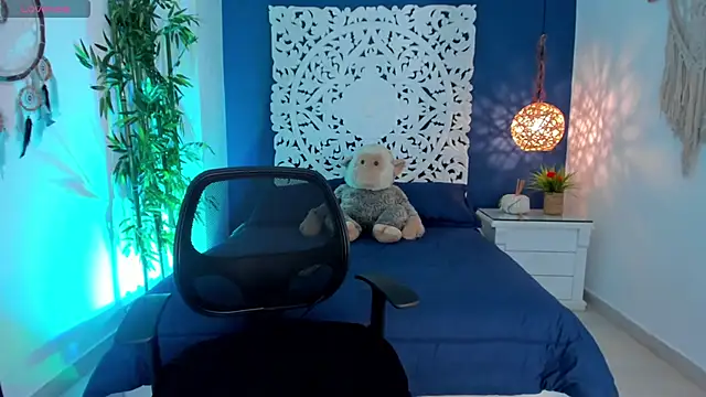 Adonis WB online show from October 2, 2025, 8:34 pm