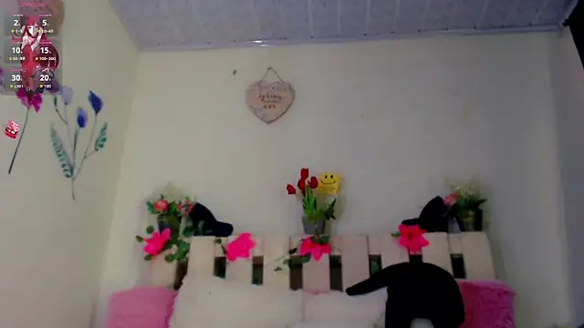 Snapshot of Eemily_- chatting on October 30, 2025, 6:34 am Eemily - online show from October 30, 2025, 6:34 am