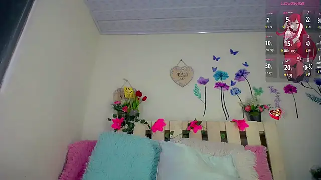 Eemily - online show from September 15, 2025, 5:08 am