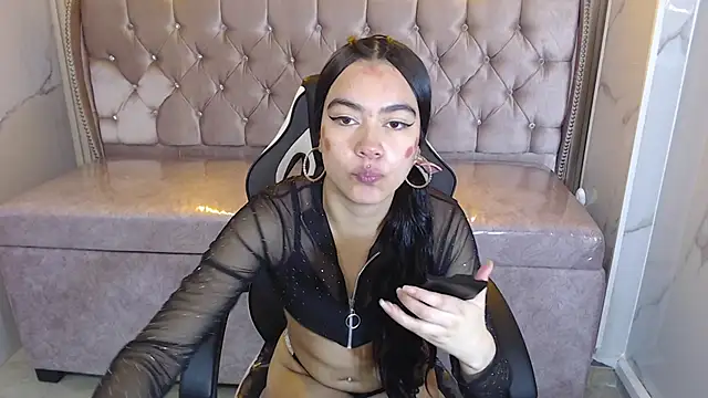 Snapshot of dania_b_ chatting on October 17, 2025, 3:10 am dania b  online show from October 17, 2025, 3:10 am