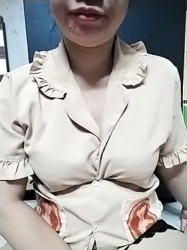 Snapshot of Mie_rose chatting on October 29, 2025, 1:21 pm Mie rose online show from October 29, 2025, 1:21 pm