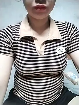 Mie rose online show from November 6, 2025, 1:48 pm