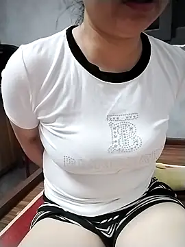 Snapshot of Mie_rose chatting on October 14, 2025, 1:01 pm Mie rose online show from October 14, 2025, 1:01 pm