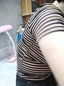 Snapshot of Mie_rose chatting on October 12, 2025, 12:23 am Mie rose online show from October 12, 2025, 12:23 am