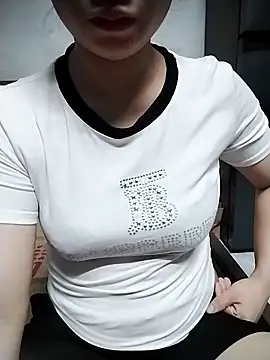 Snapshot of Mie_rose chatting on October 18, 2025, 1:35 pm Mie rose online show from October 18, 2025, 1:35 pm