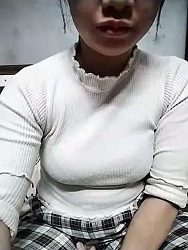 Mie rose online show from November 18, 2025, 2:31 pm