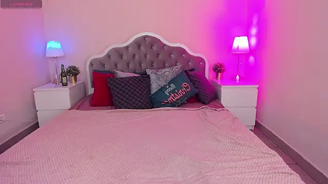 mishapallmer online show from September 23, 2025, 2:18 am