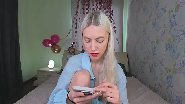 Snapshot of mishapallmer chatting on February 17, 2026, 6:54 am mishapallmer online show from February 17, 2026, 6:54 am