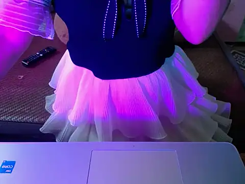 ahoa Tk online show from November 11, 2025, 5:24 am