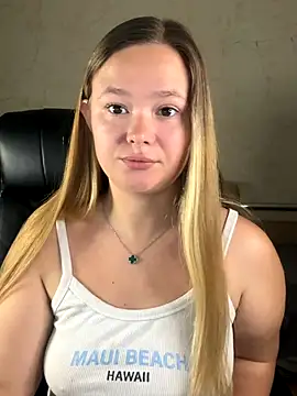 Snapshot of CaramelleSugar_ chatting on September 27, 2025, 4:13 pm CaramelleSugar online show from September 27, 2025, 4:13 pm