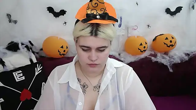 Amber Monro online show from October 30, 2025, 4:00 am