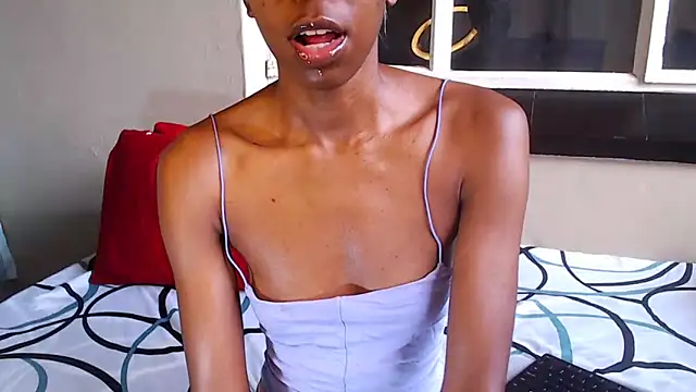 Snapshot of PetiteEbonyBabe chatting on September 26, 2025, 7:37 am PetiteEbonyBabe online show from September 26, 2025, 7:37 am