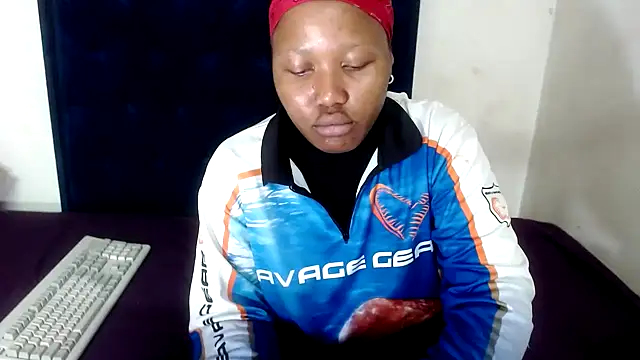 BUNNYCHOWX28 online show from November 17, 2025, 12:53 pm