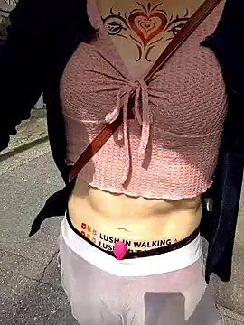 pink-mai online show from September 16, 2025, 1:06 am