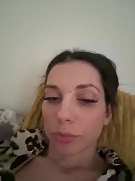 EllyLynn online show from March 4, 2026, 7:27 am