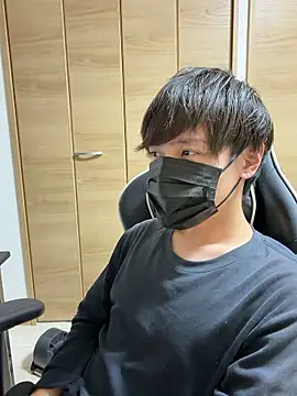 jiji9253 online show from April 14, 2026, 12:32 pm