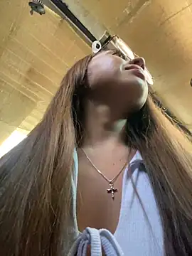 Sara-cooper2 online show from October 3, 2025, 9:27 pm