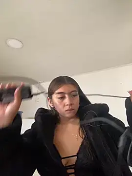 Sara-cooper2 online show from October 16, 2025, 1:30 pm