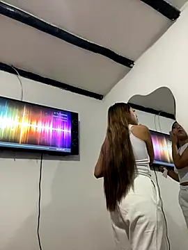 Sara-cooper2 online show from October 28, 2025, 12:59 pm