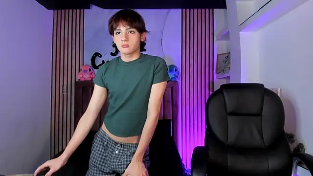 MathiasGreen  online show from April 11, 2026, 7:50 pm