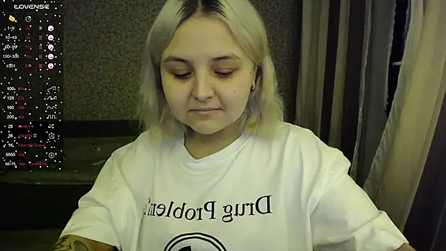 Snapshot of vendymories chatting on November 21, 2025, 1:48 am vendymories online show from November 21, 2025, 1:48 am